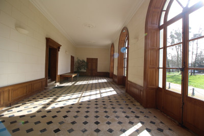 Stunning 2-3 bedroom apartment in historic chateau 20km from Nantes.
