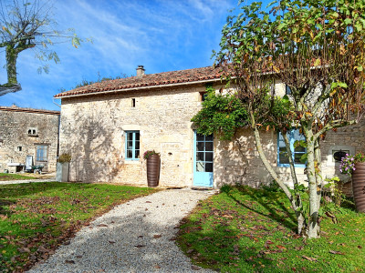 French property for sale in Voulême, Vienne - €477,000 - photo 9