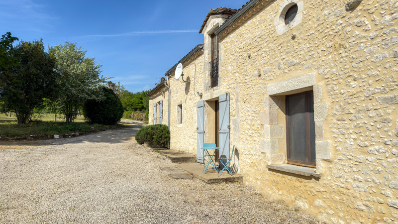 French property for sale in Eymet, Dordogne - €577,000 - photo 1