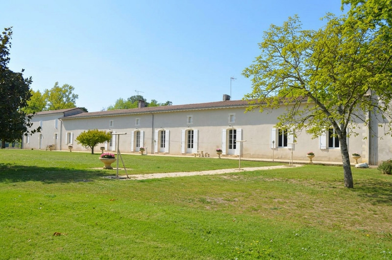 French property for sale in Marmande, Lot-et-Garonne - €1,369,000 - photo 1