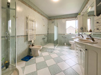 Maison à vendre à Saint-Pantaléon-de-Larche, Corrèze - 345.000 € - photo 8