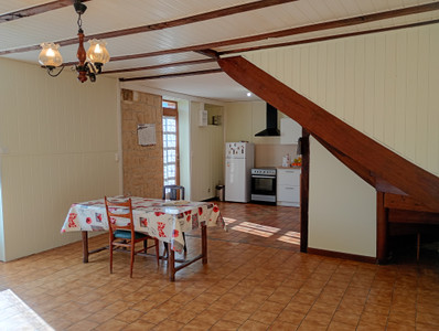 Maison à vendre à Lathus-Saint-Rémy, Vienne, Poitou-Charentes, avec Leggett Immobilier