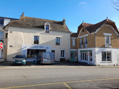 Commerce à vendre à Yzeures-sur-Creuse, Indre-et-Loire, Centre, avec Leggett Immobilier