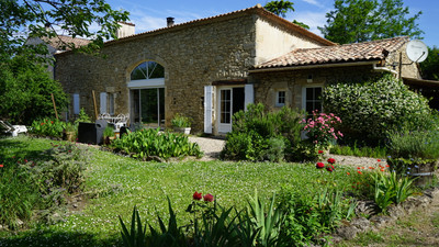 Maison à vendre à Monségur, Gironde, Aquitaine, avec Leggett Immobilier