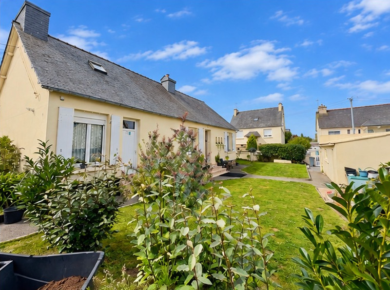 Propriété à vendre à Saint-Martin-des-Champs, Finistère - 216 070 €