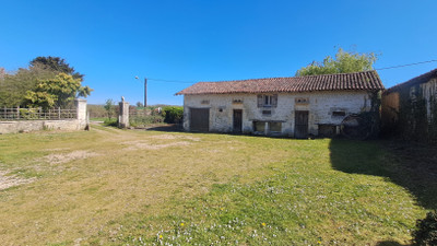 French property for sale in Champagne-et-Fontaine, Dordogne - €258,000 - photo 2