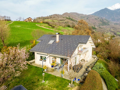Maison à vendre à Aiton, Savoie, Rhône-Alpes, avec Leggett Immobilier