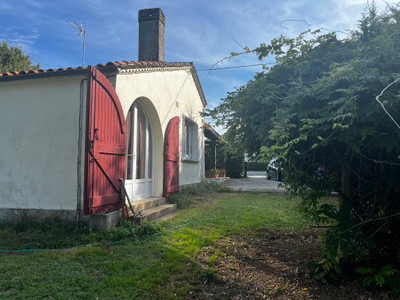 French property for sale in Saint-Géraud-de-Corps, Dordogne - €150,000 - photo 1