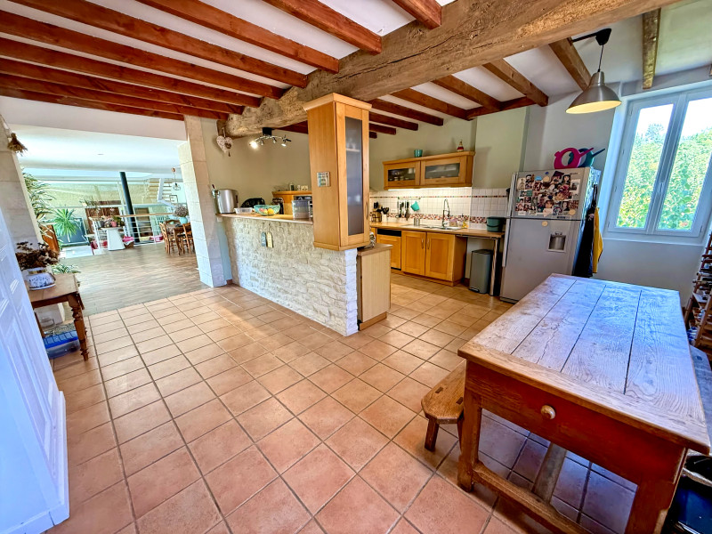 French property for sale in Bellevigne, Charente - €409,500 - photo 2