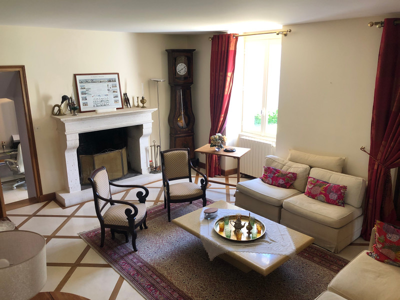 French property for sale in Puyréaux, Charente - €299,000 - photo 4