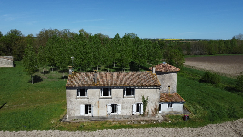 French property for sale in Chef-Boutonne, Deux-Sèvres - €214,000 - photo 4