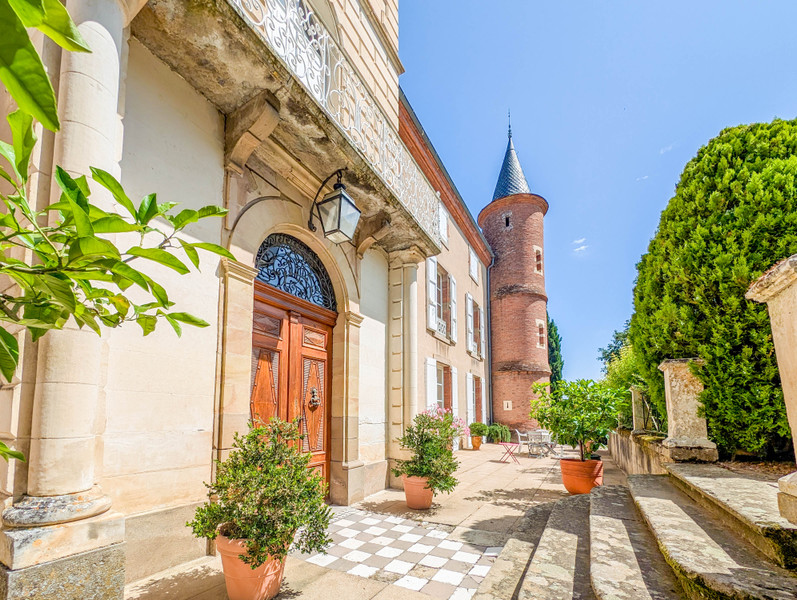 French property for sale in Cadalen, Tarn - €1,100,000 - photo 0