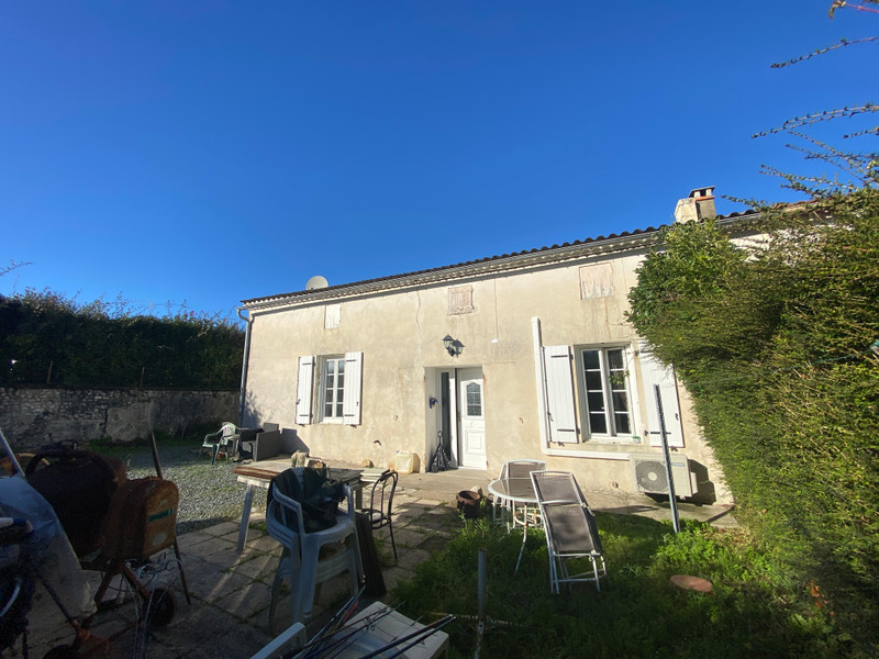 French property for sale in Barzan, Charente-Maritime - €167,400 - photo 1