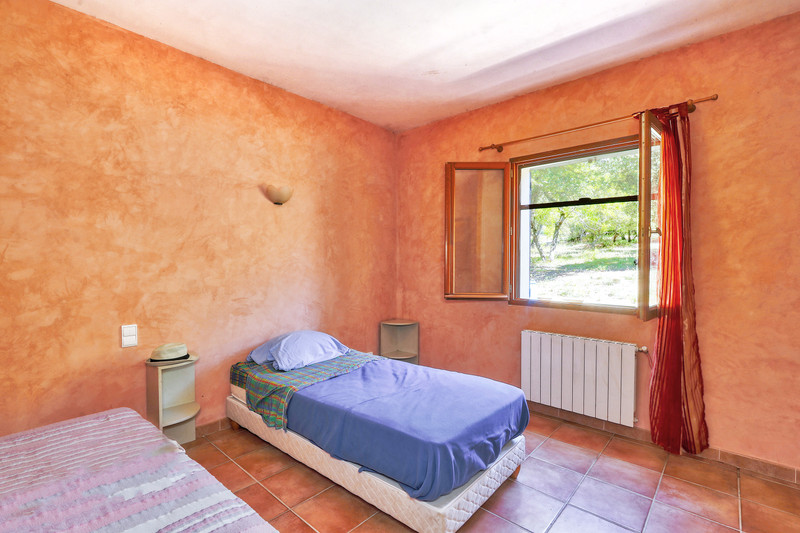 French property for sale in Rustrel, Vaucluse - €399,000 - photo 12