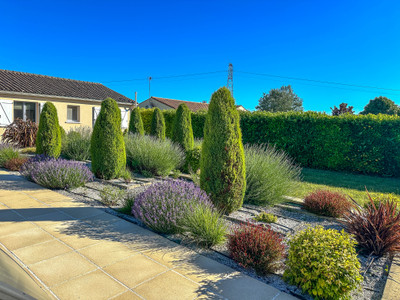 French property for sale in Courbillac, Charente - €245,000 - photo 2