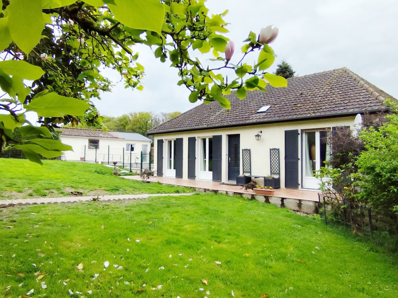 French property for sale in Ars, Creuse - €184,680 - photo 1