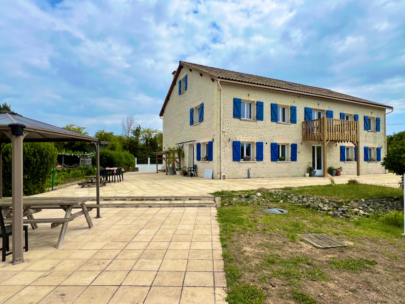 French property for sale in Lorignac, Charente-Maritime - €636,000 - photo 9