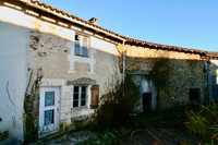 Maison à vendre à Écuras, Charente - 21.600 € - photo 11