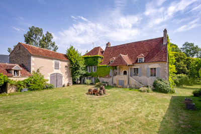 Maison à vendre à La Celle-sur-Nièvre, Nièvre, Bourgogne, avec Leggett Immobilier