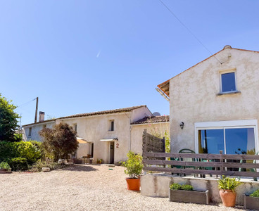 Maison à vendre à Saint-Mandé-sur-Brédoire, Charente-Maritime, Poitou-Charentes, avec Leggett Immobilier