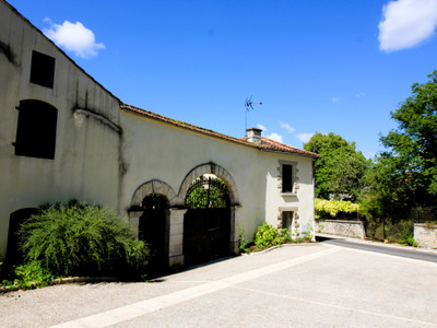 Maison à vendre à Salles-de-Villefagnan, Charente, Poitou-Charentes, avec Leggett Immobilier