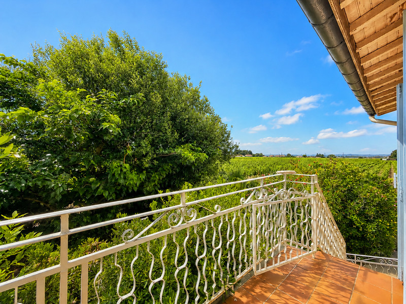 French property for sale in Saint-Émilion, Gironde - €380,000 - photo 2