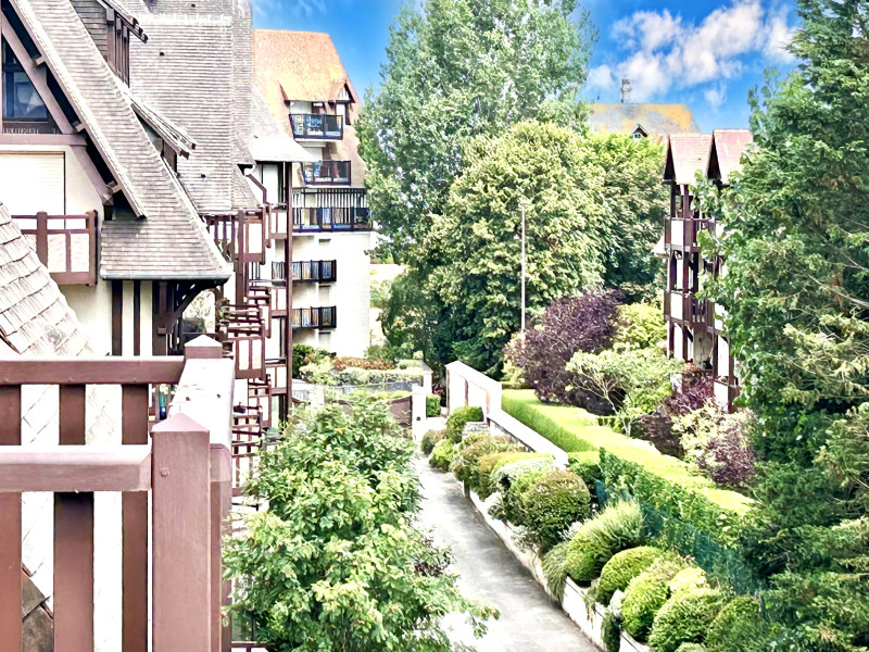 French property for sale in Deauville, Calvados - €393,000 - photo 7