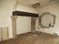 Maison à vendre à Confolens, Charente - 35.000 € - photo 3