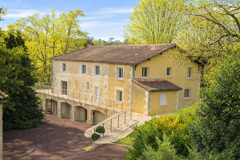 French property for sale in Pardaillan, Lot-et-Garonne - €1,040,000 - photo 2