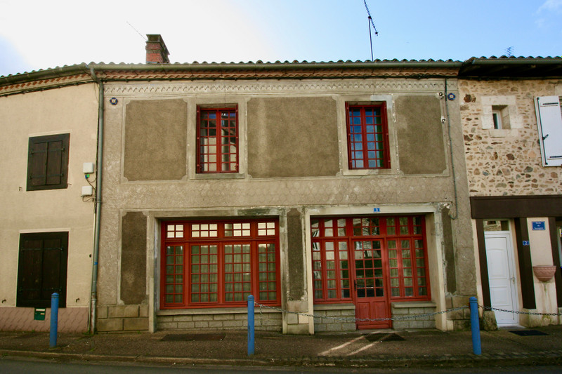 Maison à vendre à Massignac, Charente - 109 000 € - photo 1