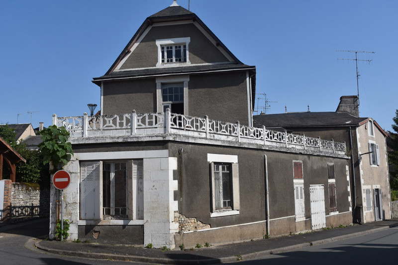 Maison à vendre à La Trimouille, Vienne - 50 600 € - photo 1