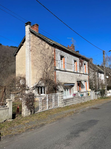Maison à vendre à Bassignac, Cantal - 99 000 € - photo 1