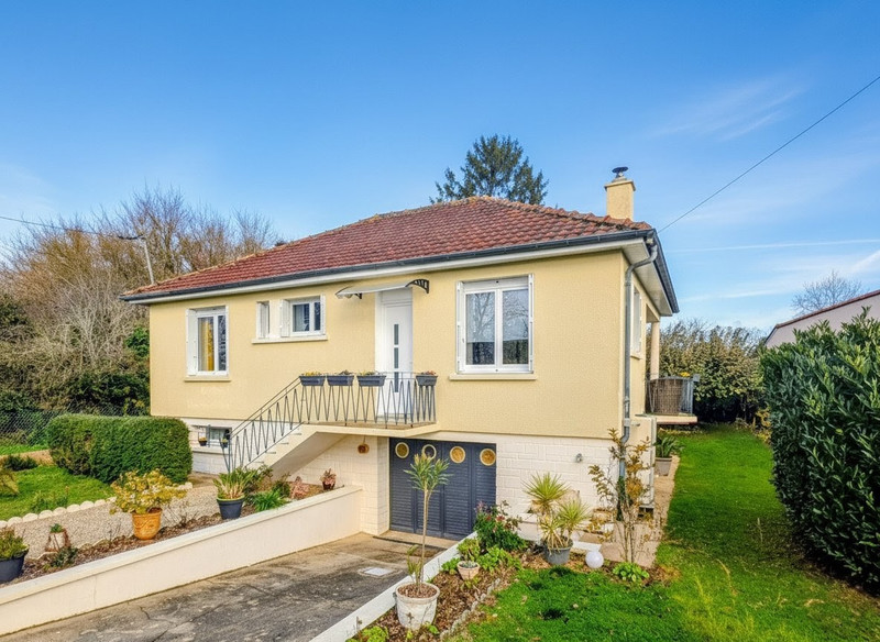 Propriété à vendre à Civray, Vienne - 139 000 €