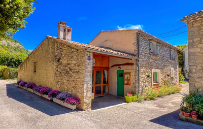 Maison à vendre à Montauban-sur-l'Ouvèze, Drôme, Rhône-Alpes, avec Leggett Immobilier