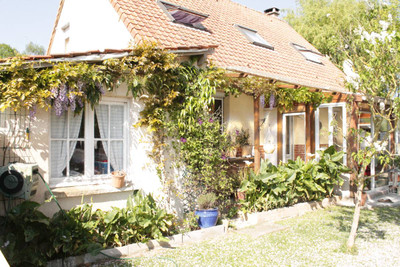 Maison à vendre à Huby-Saint-Leu, Pas-de-Calais, Nord-Pas-de-Calais, avec Leggett Immobilier