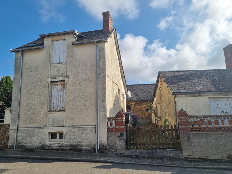 Maison à vendre à Ombrée d'Anjou, Maine-et-Loire - 88 000 € - photo 1