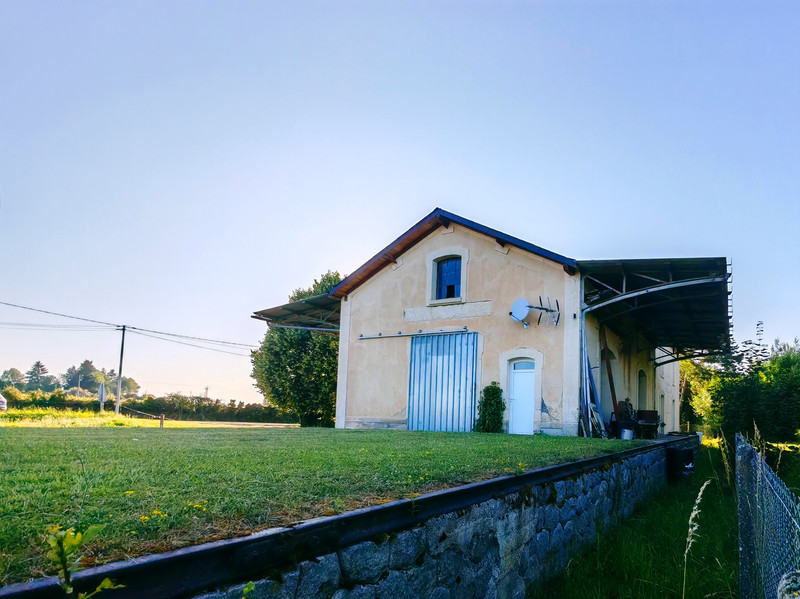 French property for sale in Saint-Gervais-d'Auvergne, Puy-de-Dôme - €130,800 - photo 0
