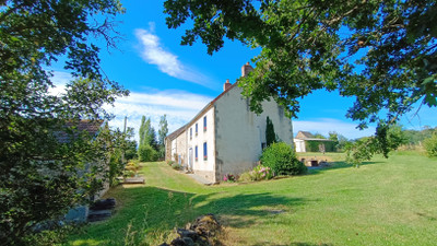 French property for sale in Auzances, Creuse - €149,900 - photo 3