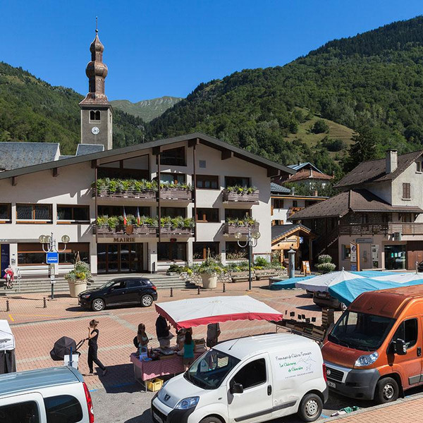 Ski property for sale in Bozel - Courchevel - €1,370,000 - photo 1