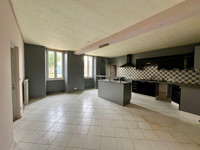 Maison à vendre à Fléac-sur-Seugne, Charente-Maritime - 180.000 € - photo 3