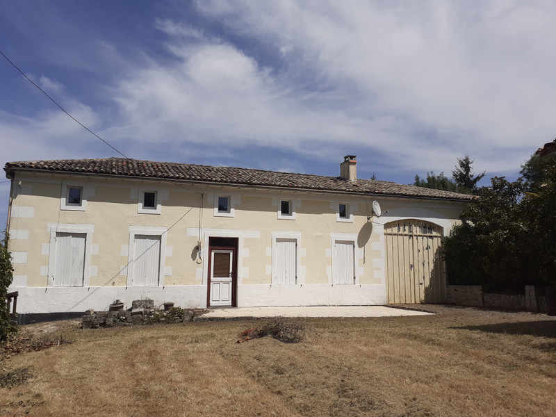 French property for sale in Soubran, Charente-Maritime - &#8364;299,600 - photo 2