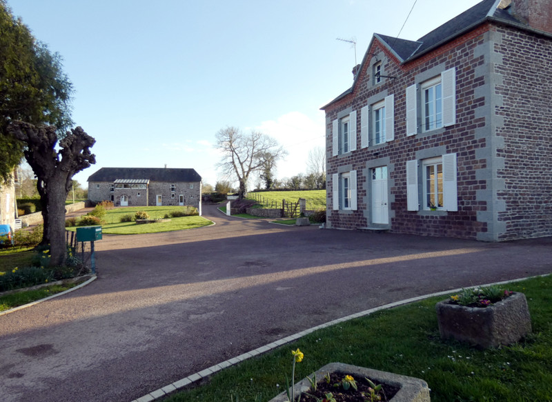 French property for sale in Ver, Manche - €798,000 - photo 3