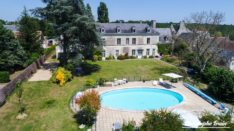 French property for sale in Huismes, Indre-et-Loire - €1,100,000 - photo 1