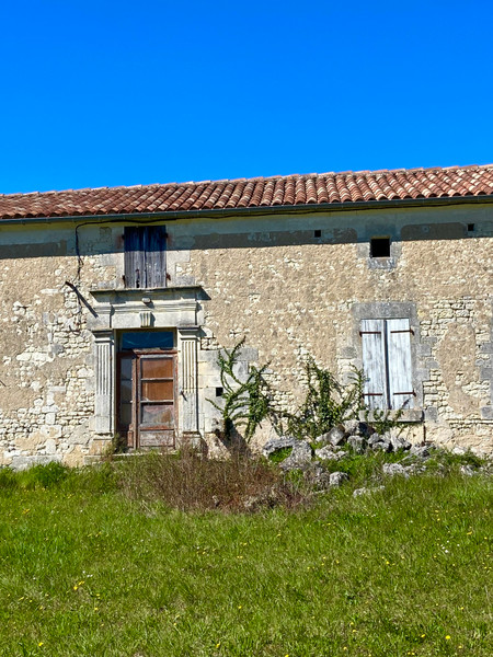French property for sale in Lignières-Sonneville, Charente - €267,500 - photo 7
