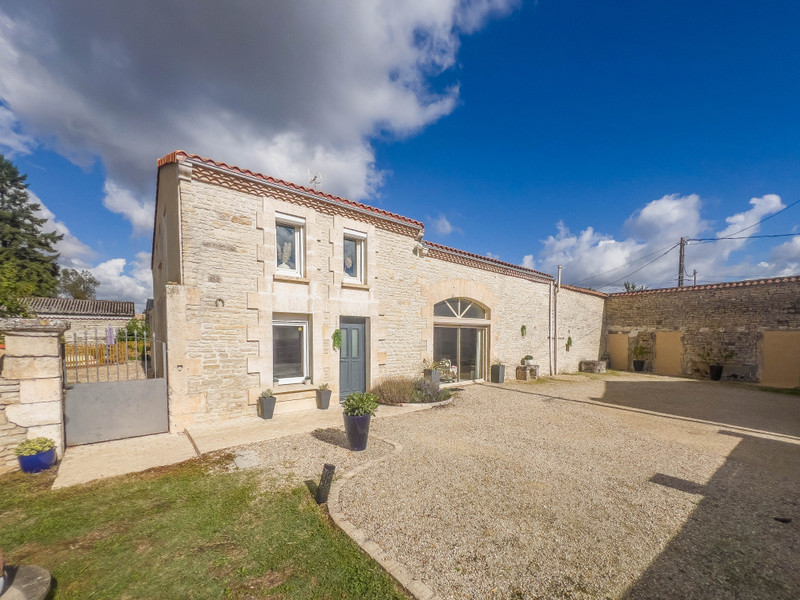 French property for sale in Brie, Charente - €452,790 - photo 2