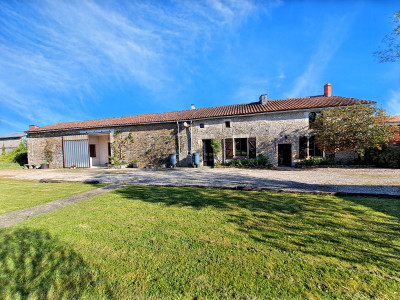 Maison à vendre à Paizay-Naudouin-Embourie, Charente, Poitou-Charentes, avec Leggett Immobilier