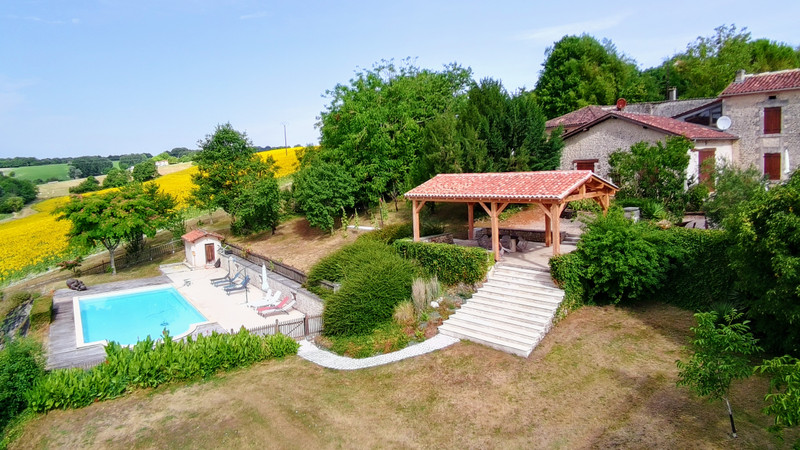 French property for sale in Salles-Lavalette, Charente - €349,800 - photo 0