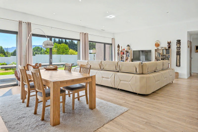 French property for sale in Caudiès-de-Fenouillèdes, Pyrénées-Orientales - €405,000 - photo 2