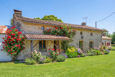 house for sale in Deux-Sèvres