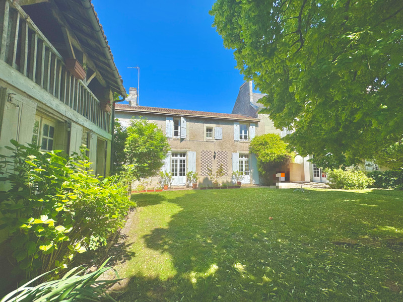 French property for sale in Monts-sur-Guesnes, Vienne - €399,900 - photo 2